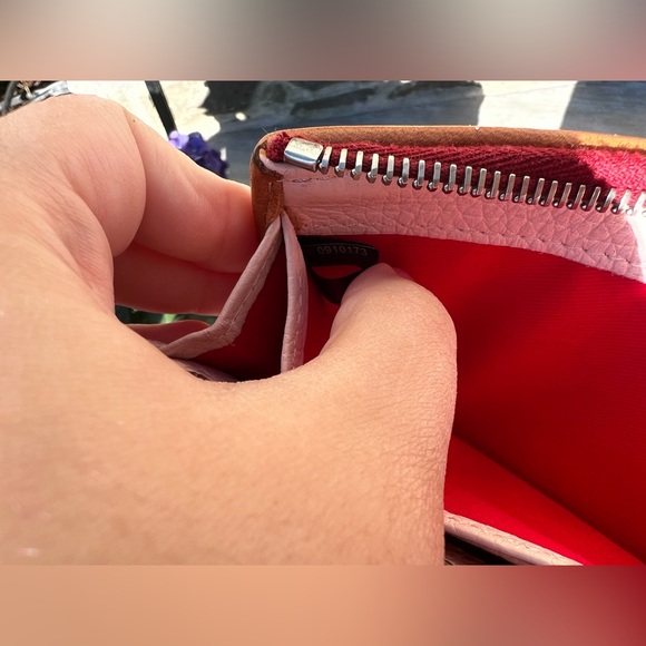 DOONEY & BOURKE Blush Pebbled Leather Wallet - GENTLY USED - Picture 13 of 17